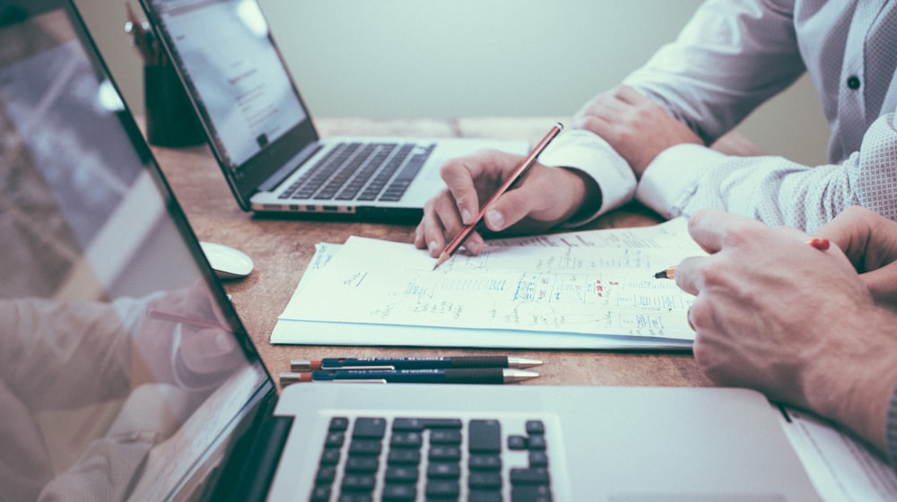 Contexte terrain — atelier décision PME — Agence Web Versailles : Comment Évaluer Un Prestataire Local En 2026